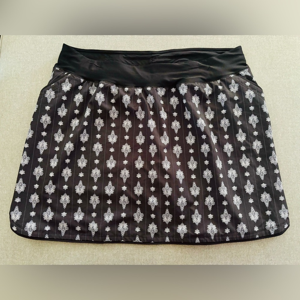 Lands' End Black and White Paisley Quick Dry Swim Skort